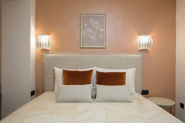 Room 28 of 166