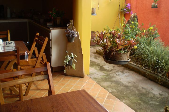 Room 9 of 12