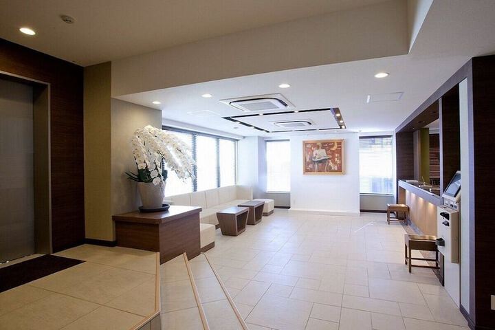 Hotel 2 of 75