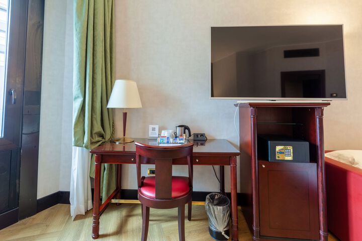 Room 72 of 82