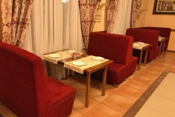 Dining 18 of 18