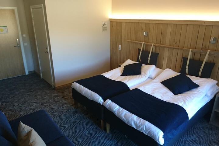 Room 9 of 43