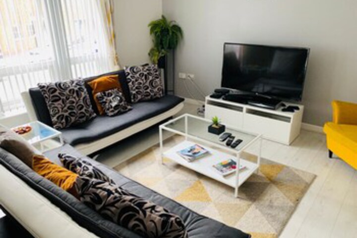 Room 7 of 18