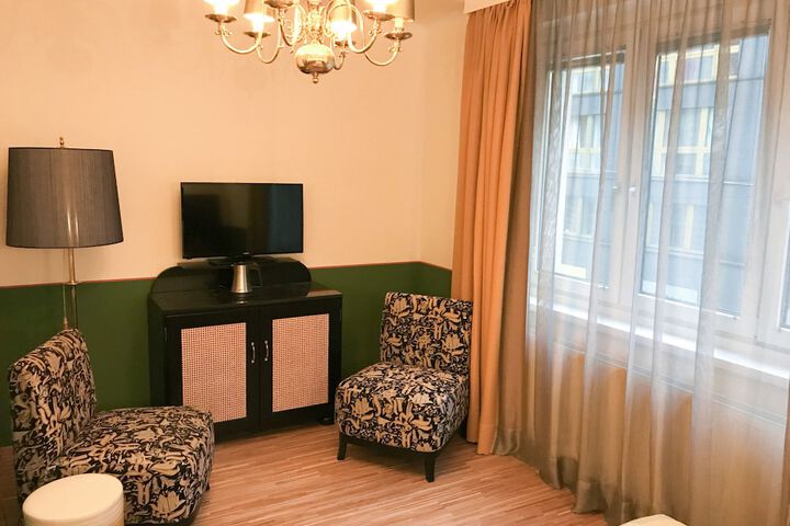 Room 5 of 63