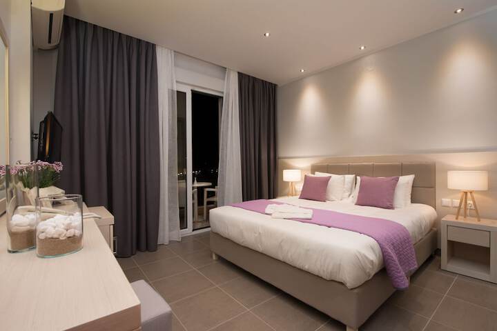 Room 8 of 50