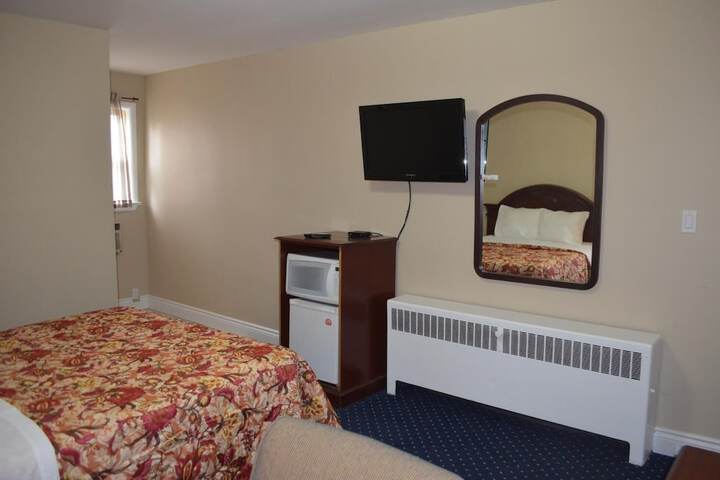 Room 11 of 24
