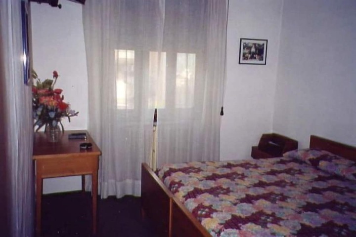 Room 7 of 48