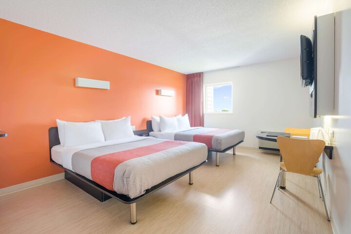 1 Queen Bed (43 of 48)