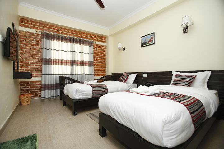 Room 14 of 25