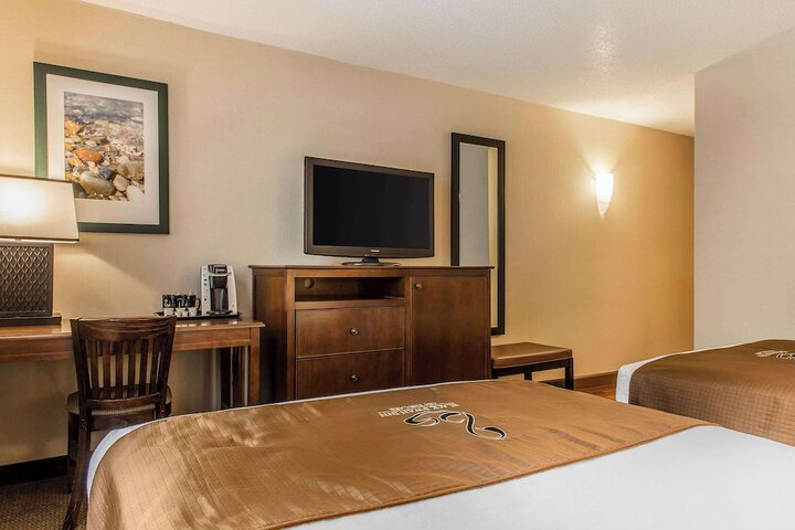 Guest Room Standard 2 Double Beds (4 of 6)