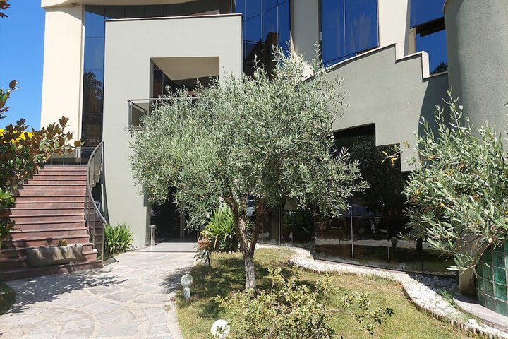 Hotel Exterior 66 of 71