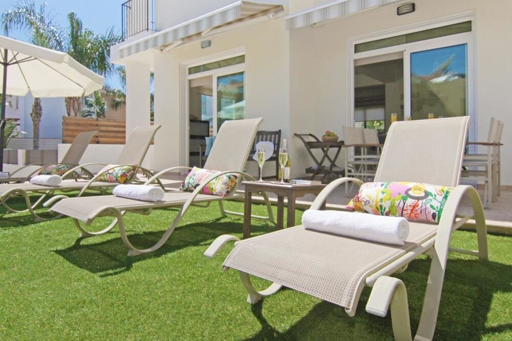 Terrace/Patio 6 of 19