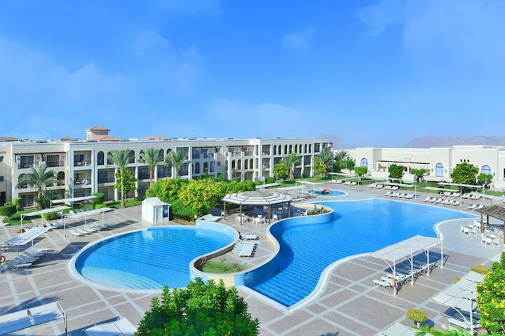 Pool 55 of 107