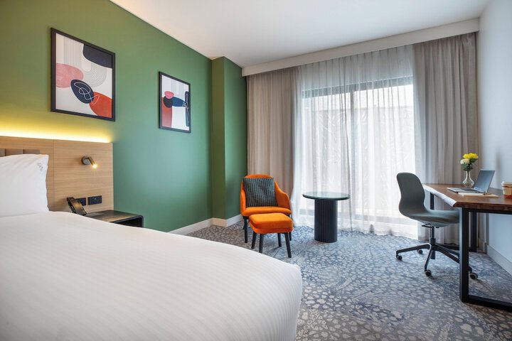 Room 26 of 124
