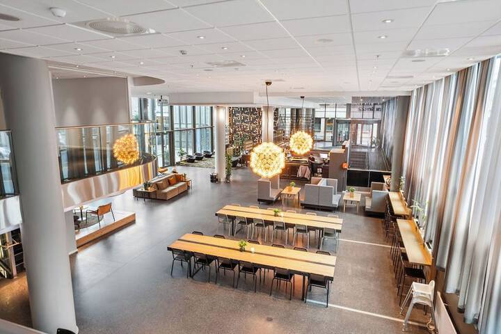 Hotel Interior 4 of 23
