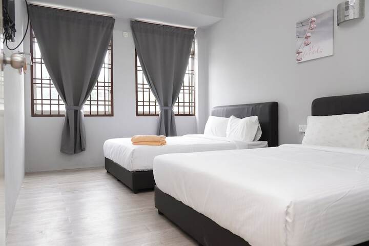 Room 6 of 30