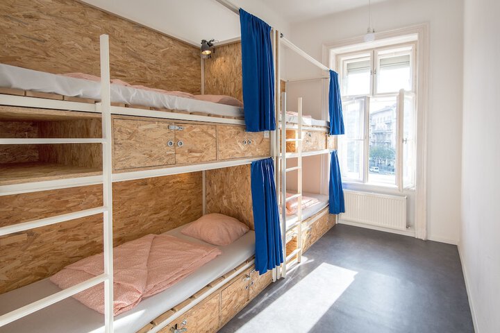 Room 16 of 101
