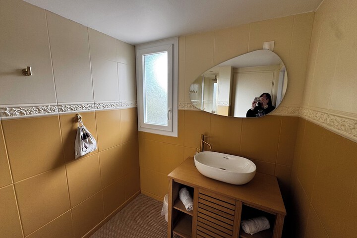 Room 47 of 79