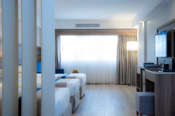 Room 34 of 73