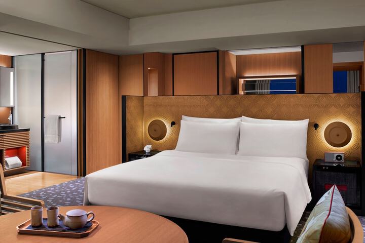 Room 28 of 180