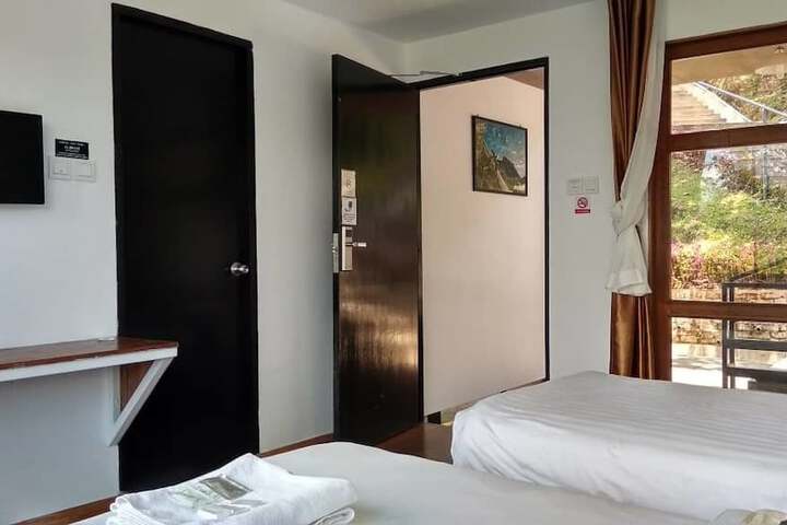 Room 14 of 89