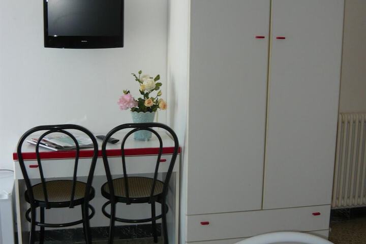 Room 21 of 66