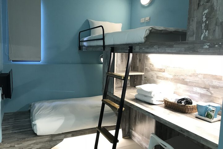 Room 5 of 42
