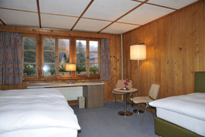 Room 11 of 50