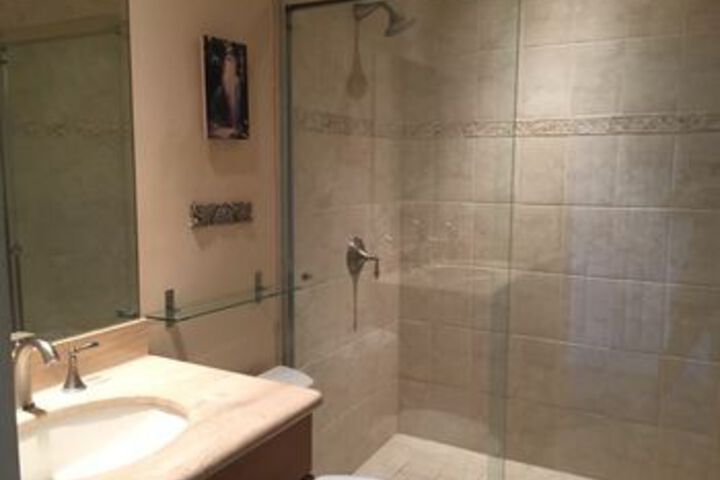Room 4 of 25