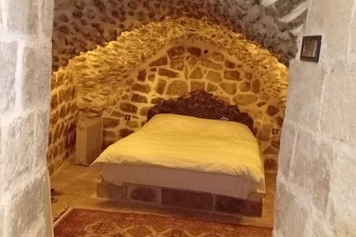 Room 35 of 71