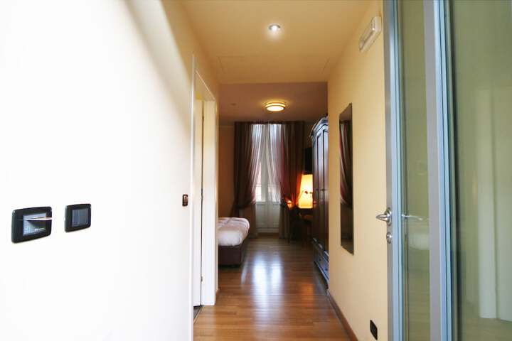 Room 6 of 35