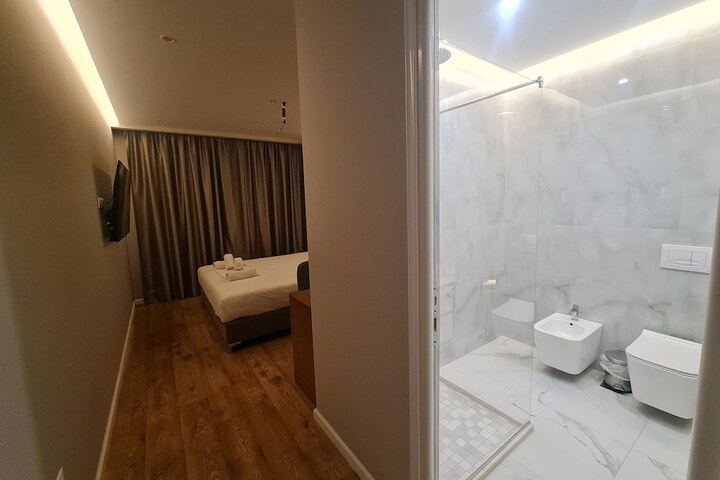 Room 14 of 30