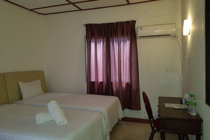Room 13 of 111