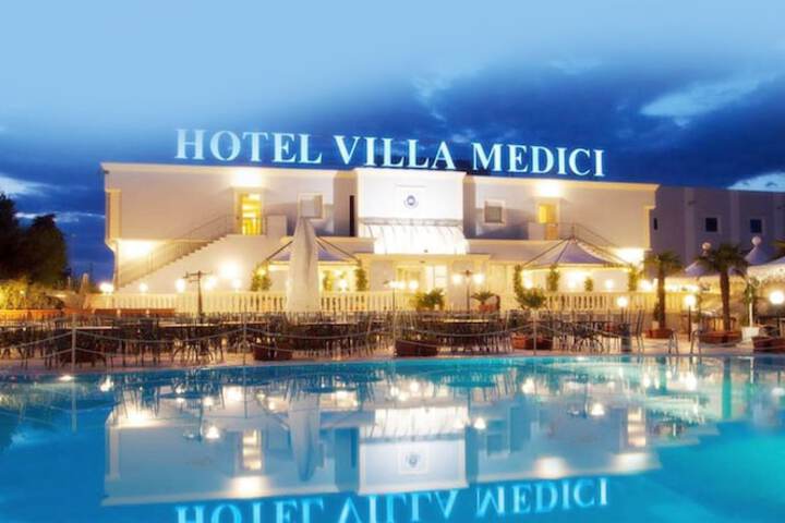 Pool Hotel