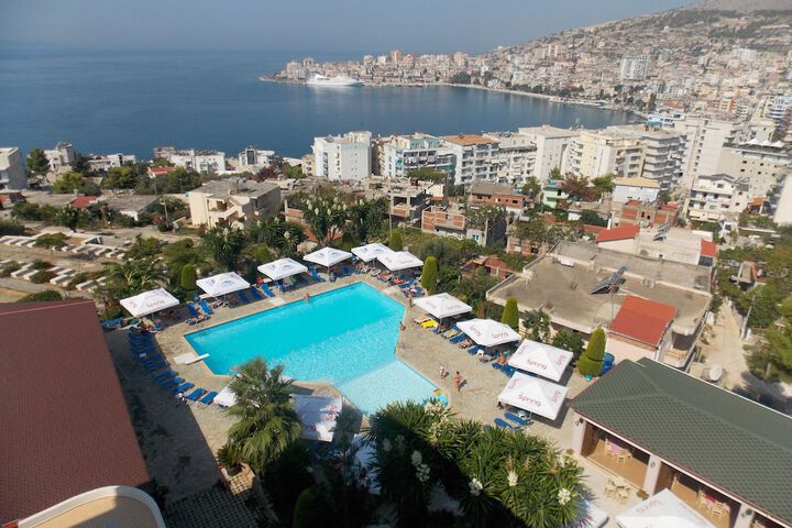 Pool Hotel