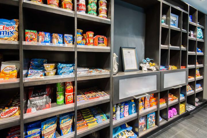 Snack bar