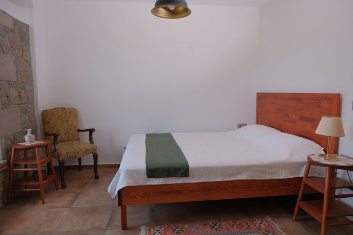 Room 2 of 63