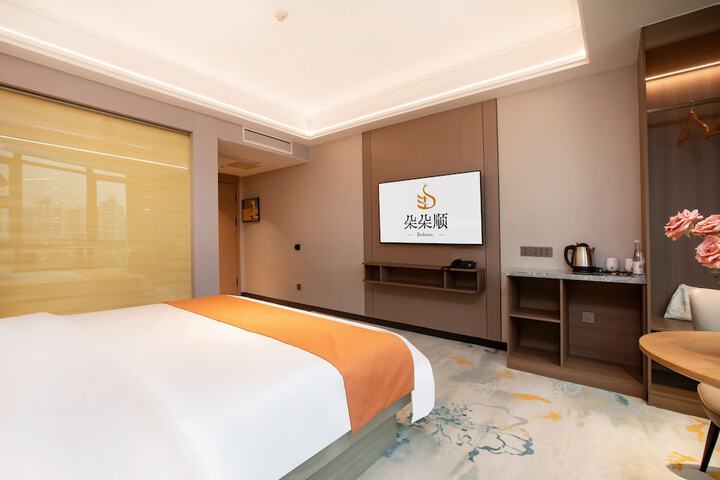 Room 42 of 95