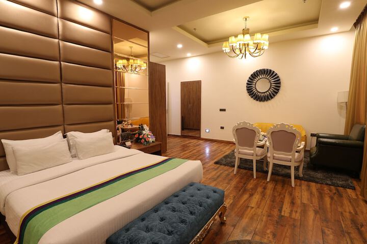 Room 8 of 36