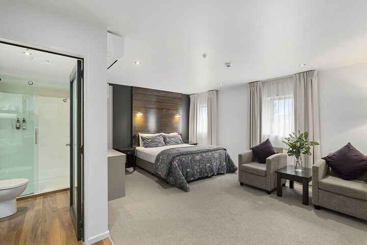 Room 14 of 42