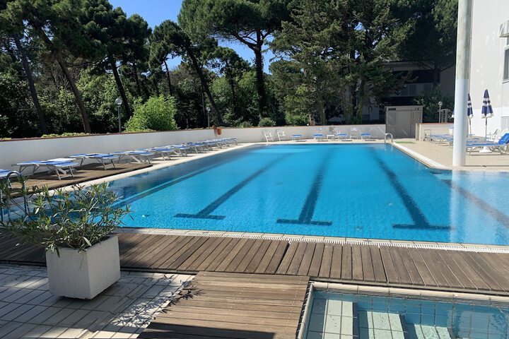 Pool 111 of 154