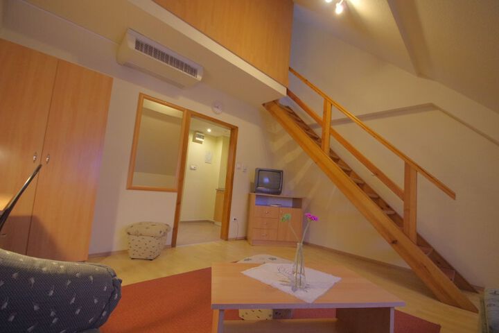 Room 35 of 70