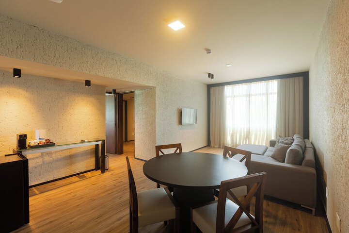 Room 50 of 157