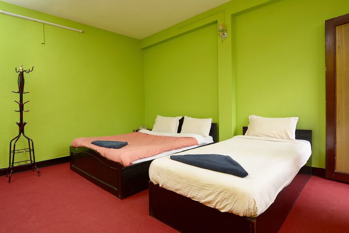 Room 13 of 34