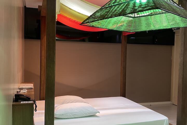 Room 14 of 23