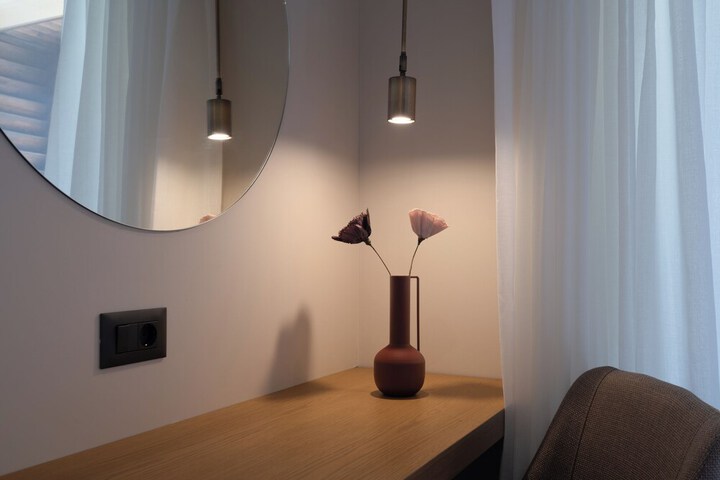 Room 5 of 68