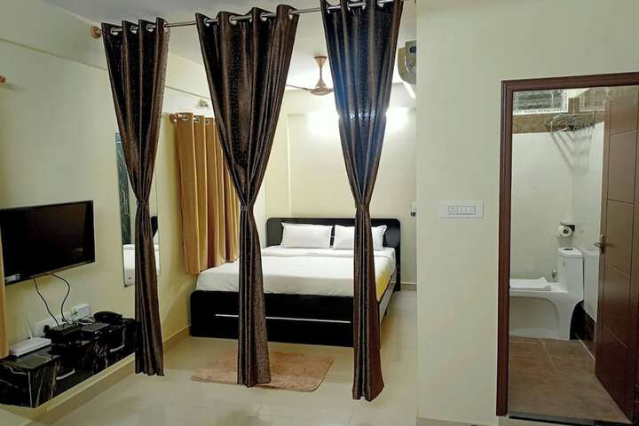 Room 9 of 21