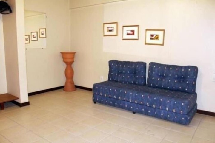 Room 32 of 47