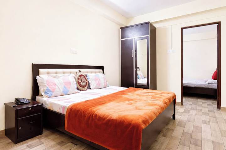 Room 3 of 8