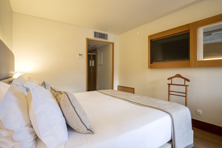 Room 45 of 169